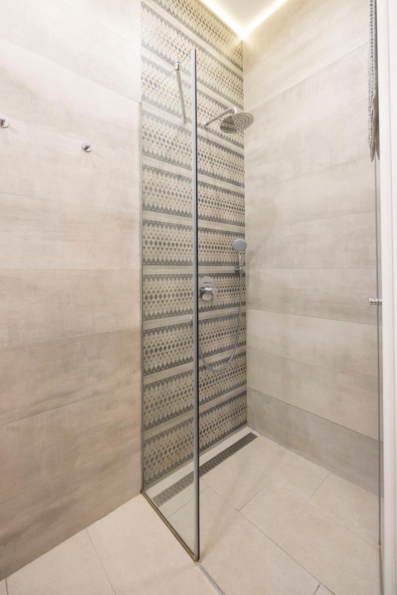 Luxury Quentin 3 Bedrm, 2 Bathrm Apartamento