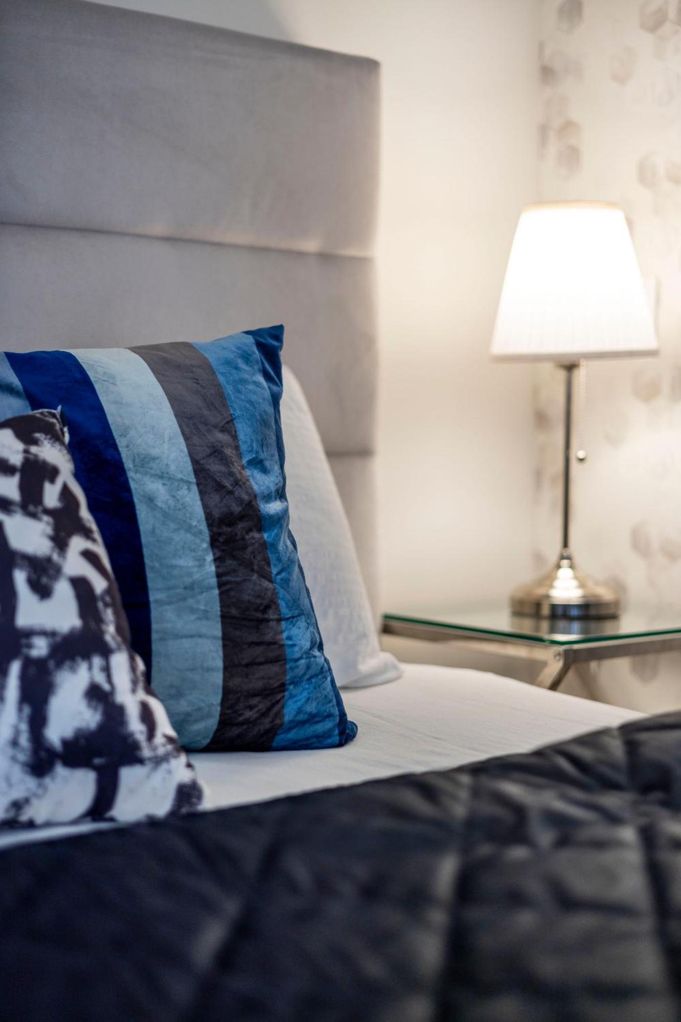 Luxury Quentin 3 Bedrm, 2 Bathrm Apartamento *