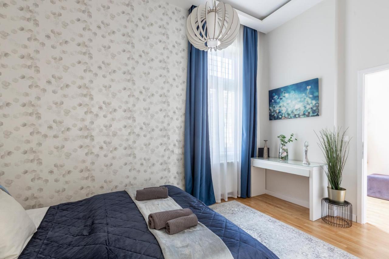 Apartamento Luxury Quentin 3 Bedrm, 2 Bathrm *