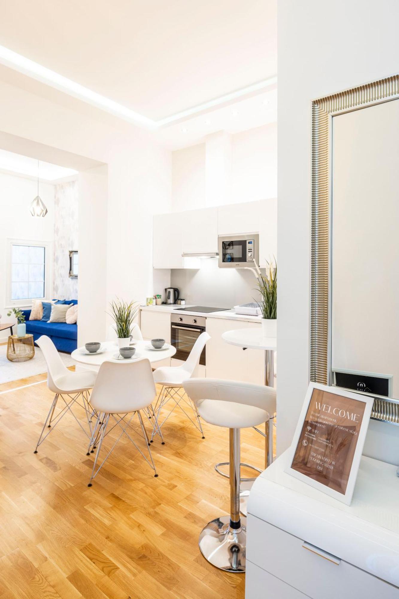Luxury Quentin 3 Bedrm, 2 Bathrm * Budapeste