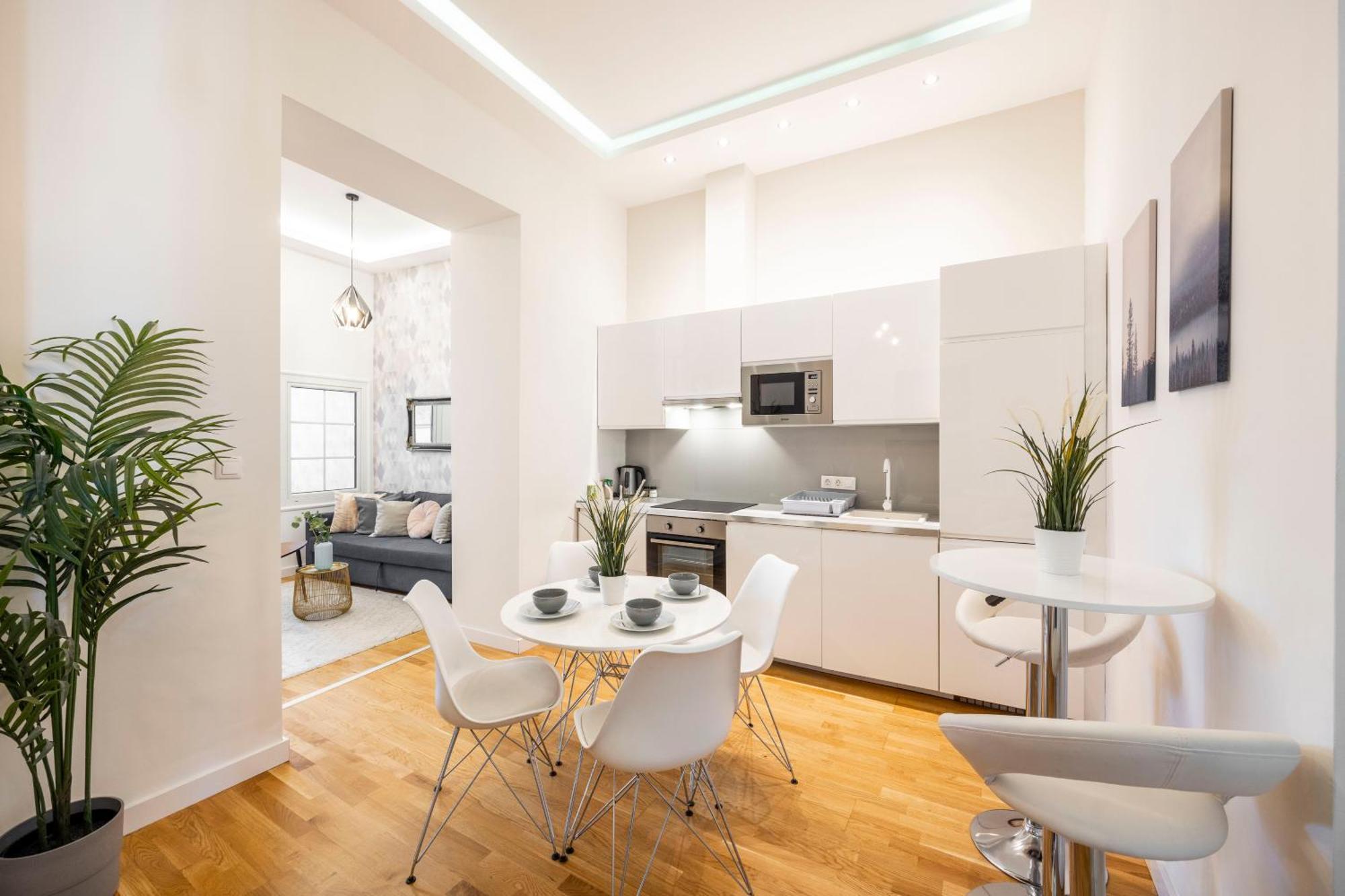 Luxury Quentin 3 Bedrm, 2 Bathrm Budapeste